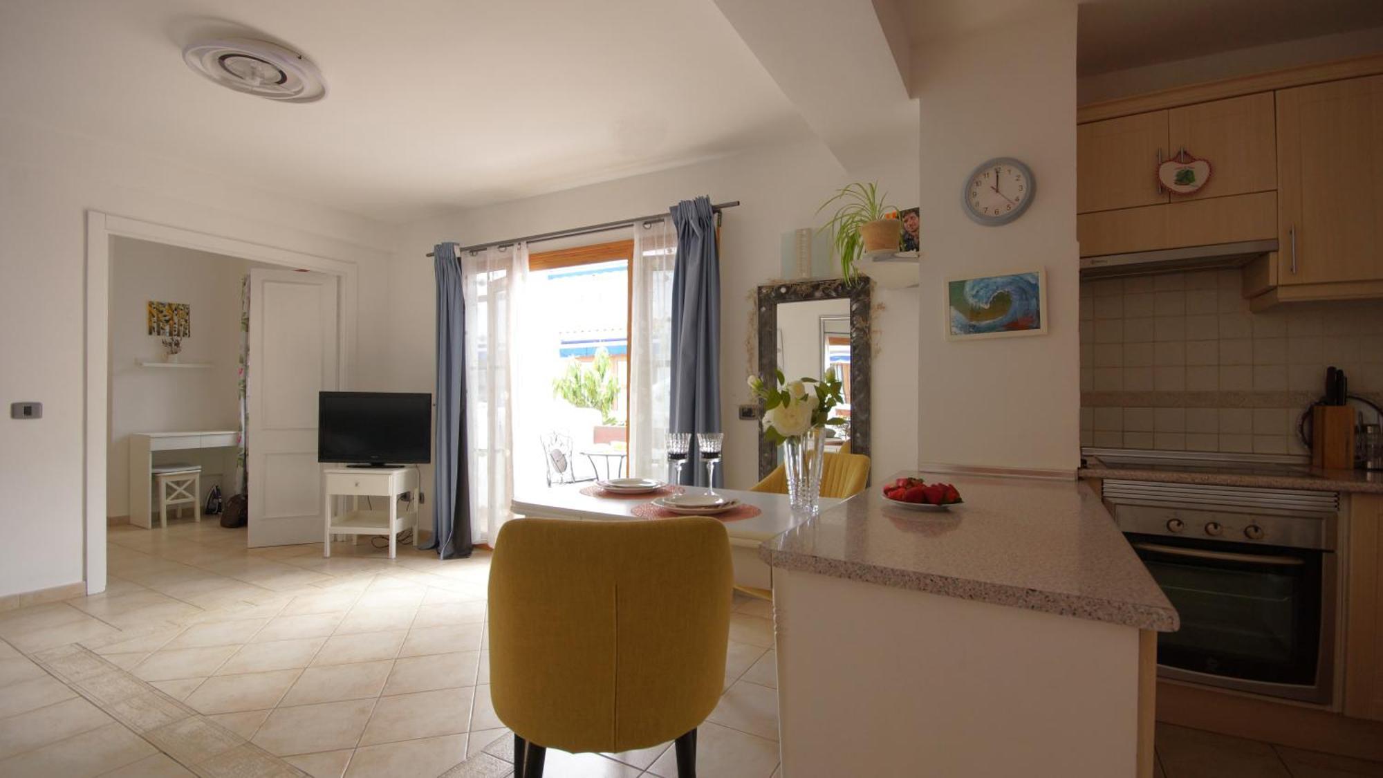 Apartamento Familiar Con Piscina Con Wi Fi En Los Cristianos لوس كريستيانوس المظهر الخارجي الصورة